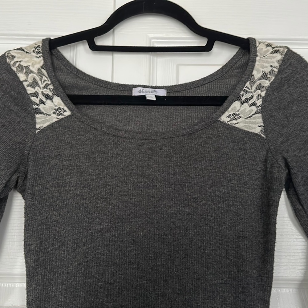 Like New Delia’s sweater XS